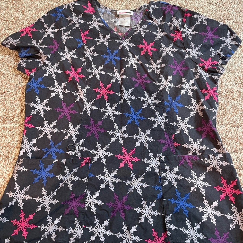 Scrub star women’s Medium scrub top
